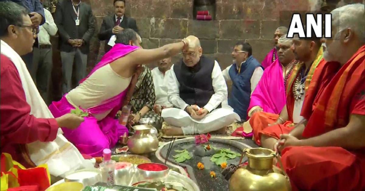 Amit Shah reaches Jharkhand, offers prayer at Baba Baidyanath temple